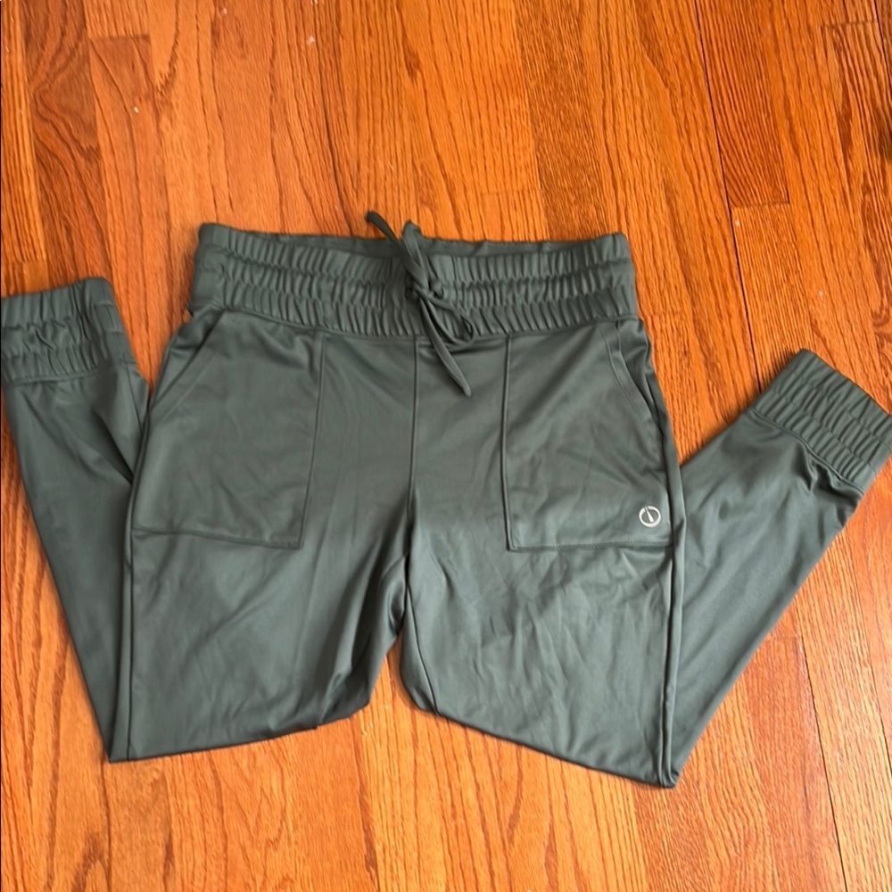 Upwest Women’s large Green Jogger Pants